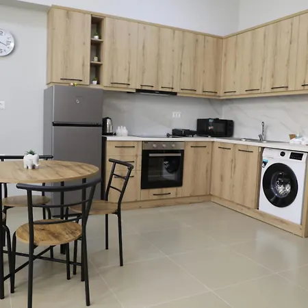 B&k Elegant Studio! Your Beachfront Escape! Appartamento