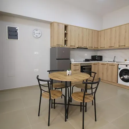 Appartamento B&k Elegant Studio! Your Beachfront Escape! Sarandë
