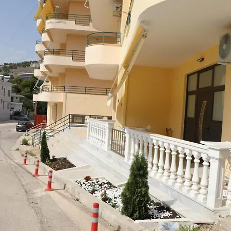 B&k Elegant Studio! Your Beachfront Escape! Appartamento